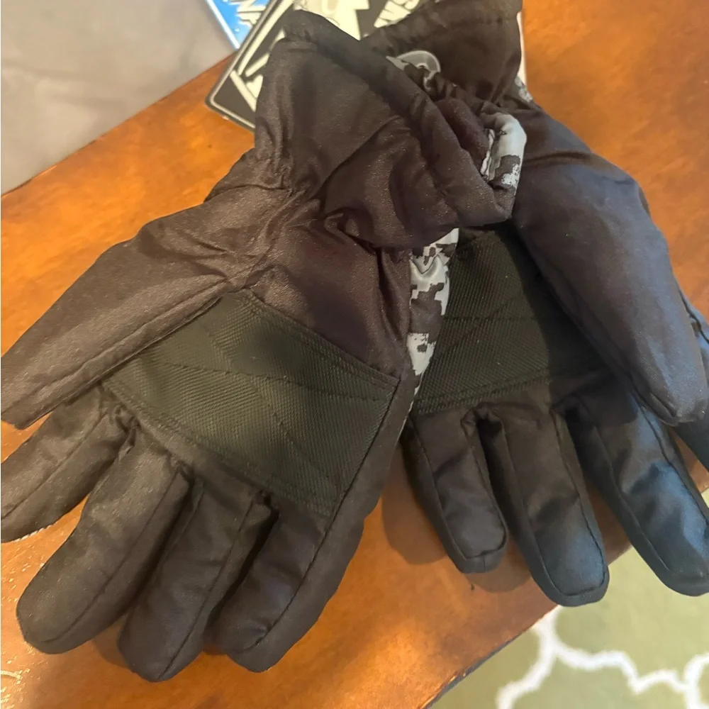 NWT 3M Thinsulate Waterproof Skeleton Ski Gloves Size 4-7